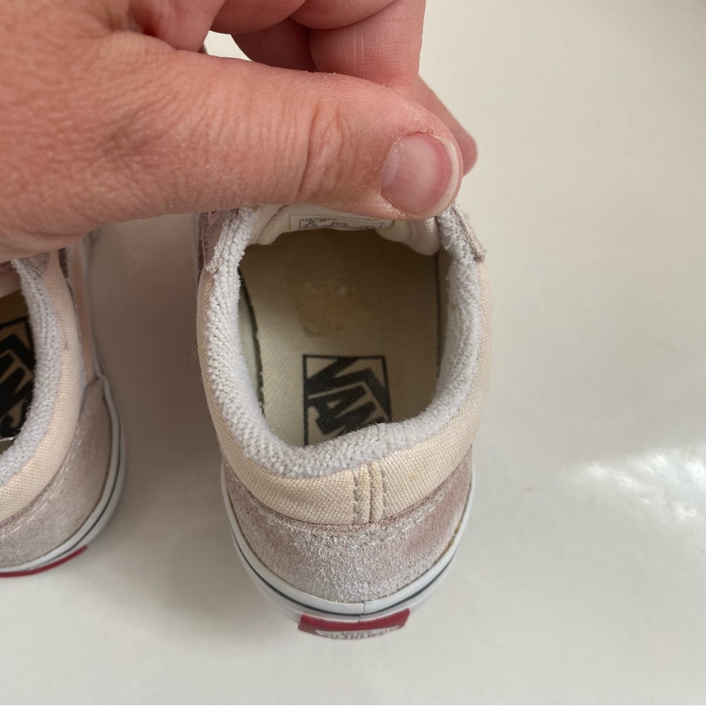 Vans Toddler Old Skool V sneakers in a light pink and suede, 6.5 - Picture 7 of 15